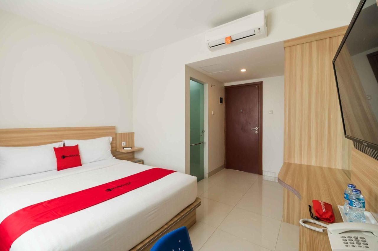 Reddoorz Near Alun Alun Magetan Exterior foto