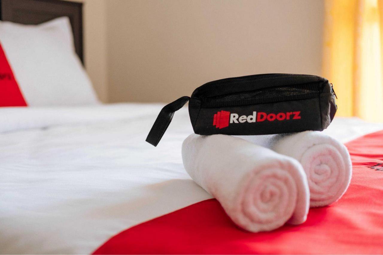Reddoorz Near Alun Alun Magetan Exterior foto